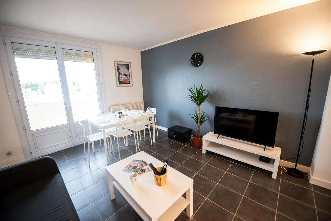 Robespierre - Tout Equipe & Calme - Tv Et Wifi Saint-Etienne  Saint-Etienne (Loire)