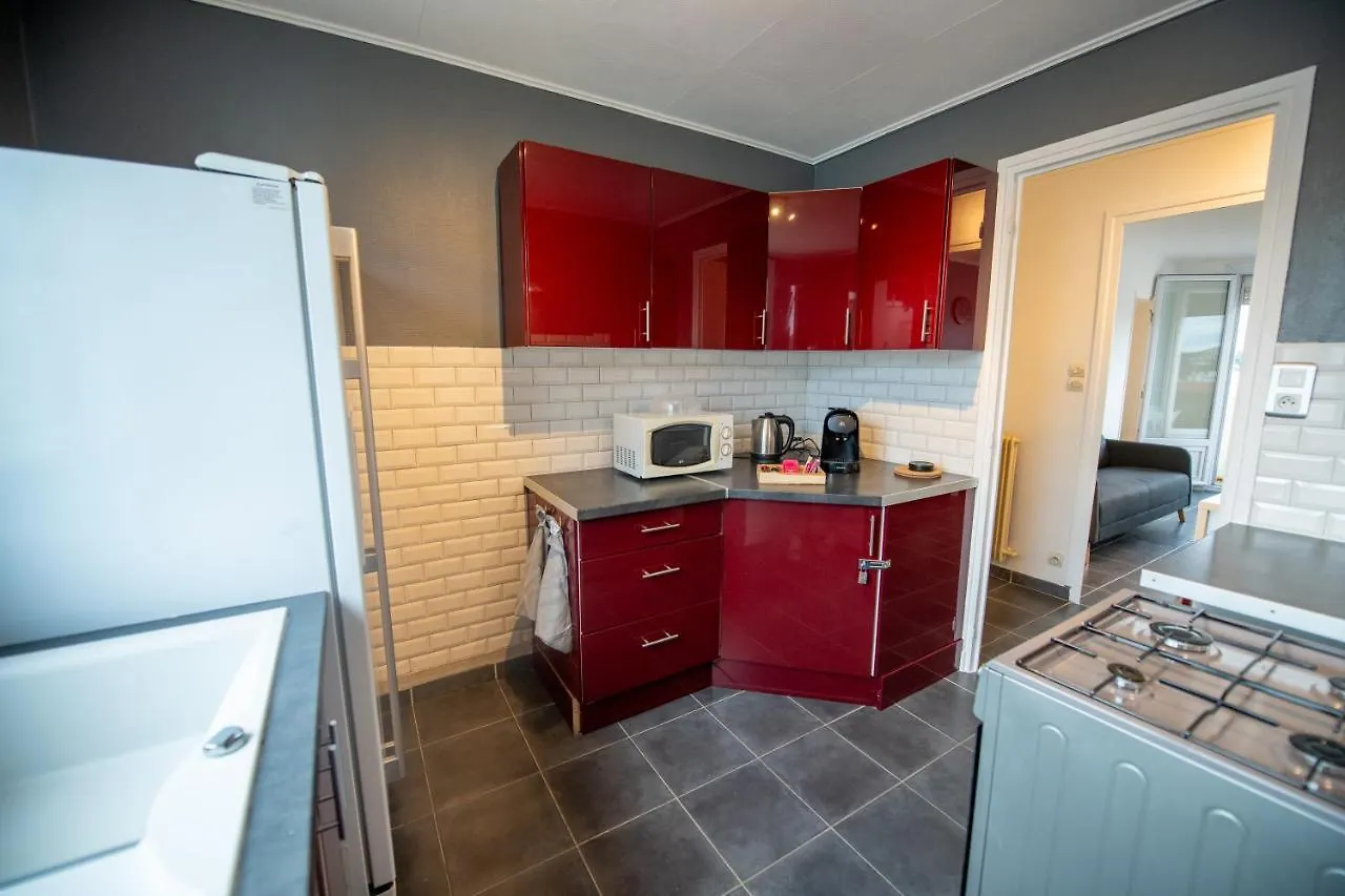 Robespierre - Tout Equipe & Calme - Tv Et Wifi Saint-Etienne  Saint-Etienne (Loire)